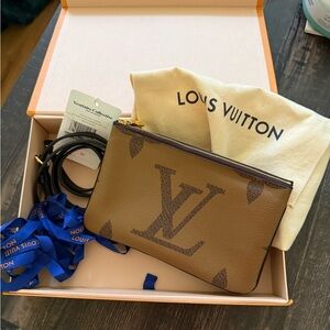 Louis Vuitton Brown pochette Bag